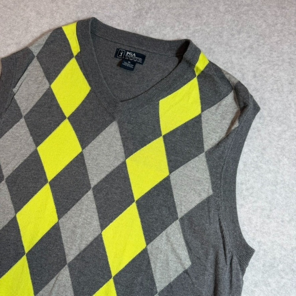 PGA Tour Mens XL Gray Yellow Argyle V-Neck Golf Sweater Vest Cotton Rayon 167 - Picture 1 of 8